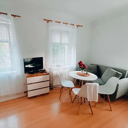 Centrum Kudowy Wygodne Lokum Parking * 쿠도바-즈루이